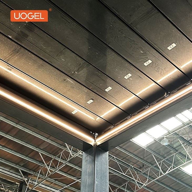 25.11.22-rota louvered pergola-4