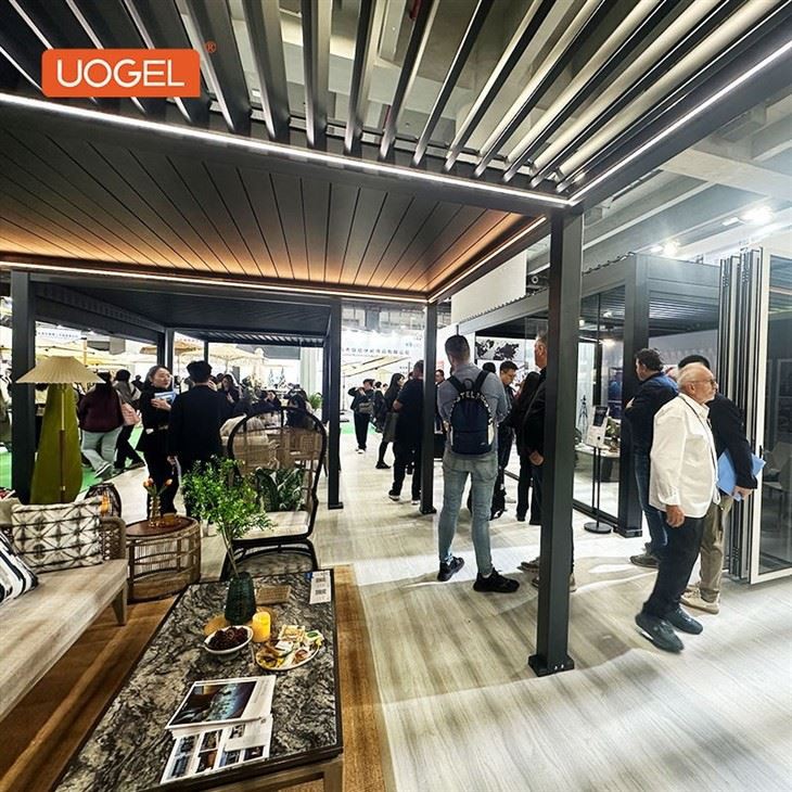 25.11.22-rota louvered pergola-3